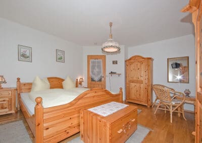 Schlafzimmer Ferienwohnung Wetterstein - Haus Hahn Mittenwald